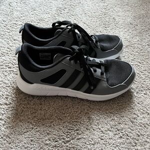Adidas cloudfoam shoes sneakers men’s size 7 gray and black